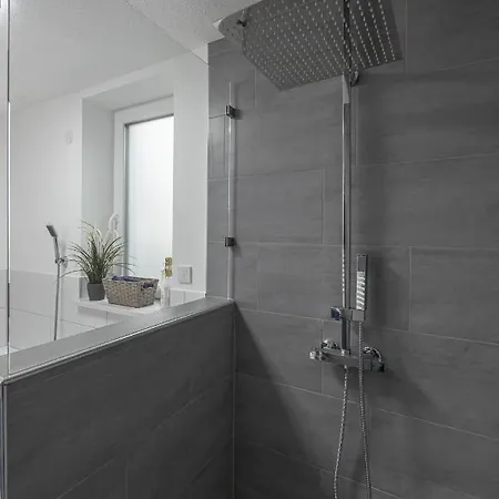 Διαμέρισμα Exklusive Neubau-ferienwohnung Mit Fernsicht Κωνσταντία