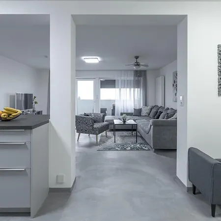Exklusive Neubau-ferienwohnung Mit Fernsicht Apartman *